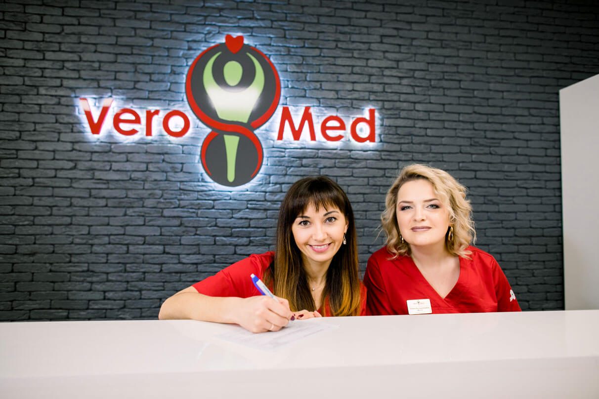Адміністратори на рецепції VeroMed